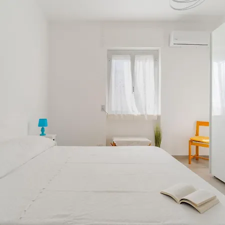 Terrazza Vista Mare E Box Auto 公寓 加利波利