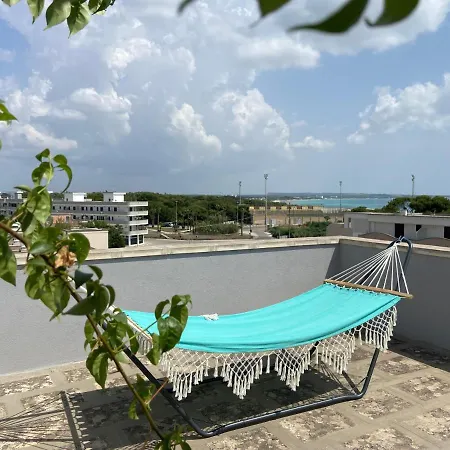 Terrazza Vista Mare E Box Auto 公寓 加利波利
