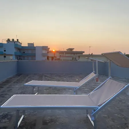 Terrazza Vista Mare E Box Auto 公寓