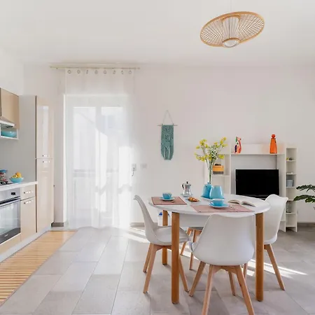 Terrazza Vista Mare E Box Auto شقة *