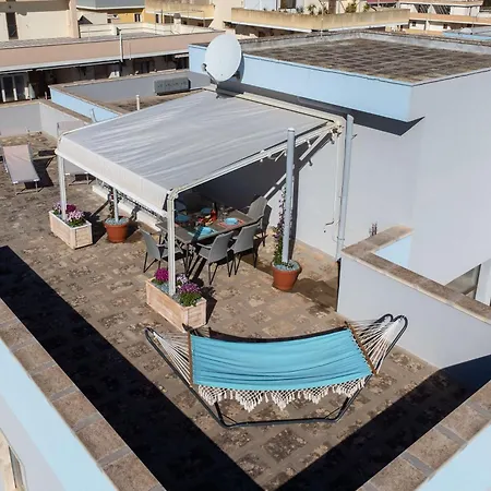 Terrazza Vista Mare E Box Auto غالّيبولي